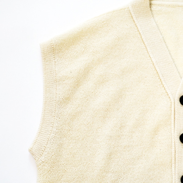 MITTAN KN-28 無染色ベビーアルパカベスト 生成 送料無料