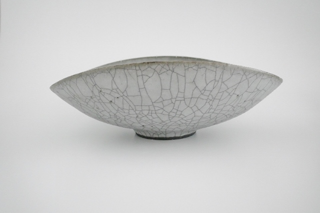 _田志保　炭入り楕円鉢8寸鉢