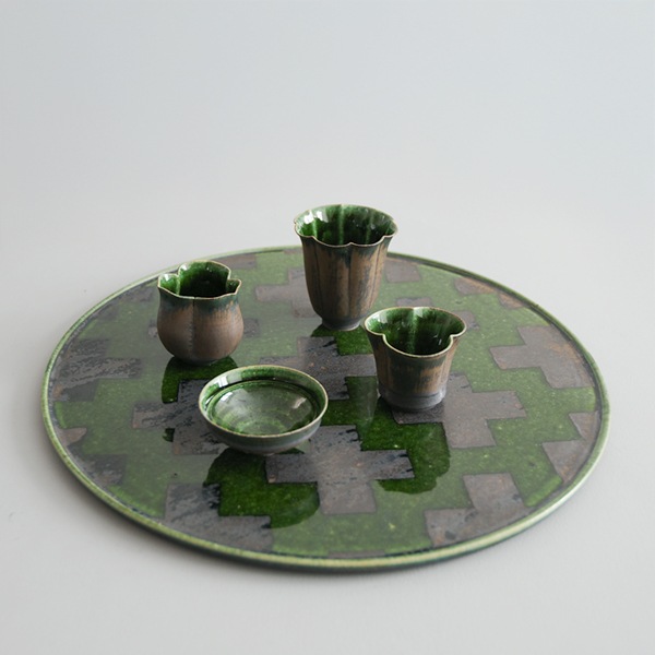 黒木泰等　織部十字文大皿　Φ39cm　H1.5cm