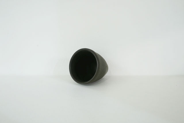馬場勝文　黒釉細カップ　H7.5cm