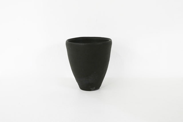 馬場勝文　黒釉細カップ　H7.5cm