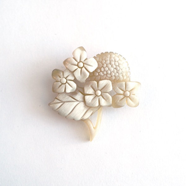 BISOU　ガクアジサイ 　ブローチ