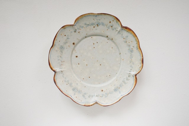市野吉記　安南手　５弁輪花皿　Φ21.5ｃｍ
