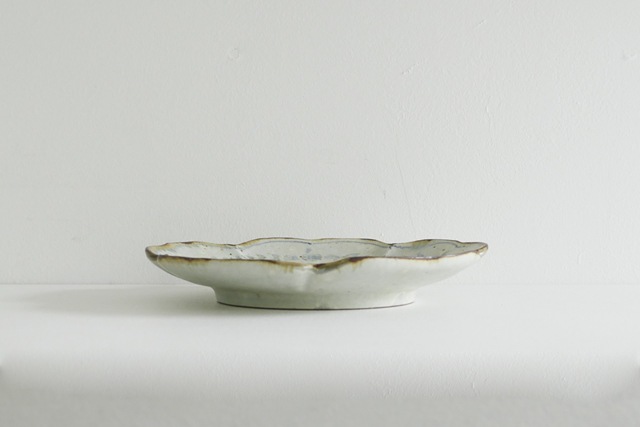 市野吉記　安南手　５弁輪花皿　Φ21.5ｃｍ