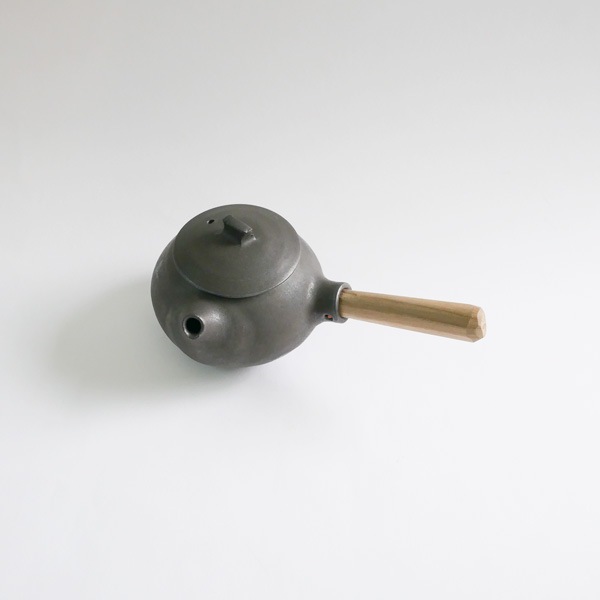 馬場勝文　黒釉急須（丸）