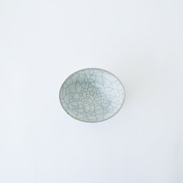 髙田志保　炭入り楕円鉢　小　9×11ｃｍ