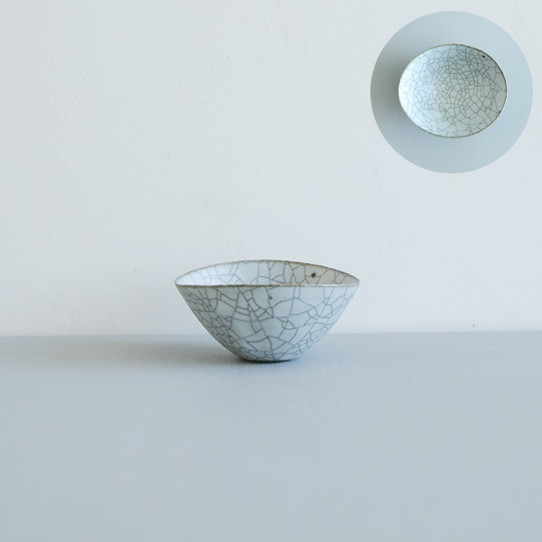 髙田志保　炭入り楕円鉢　小　9×11ｃｍ