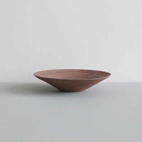 二階堂明弘　やきしめリム皿　小（赤）　Φ16ｃｍ　Ｈ4ｃｍ（おまかせ）