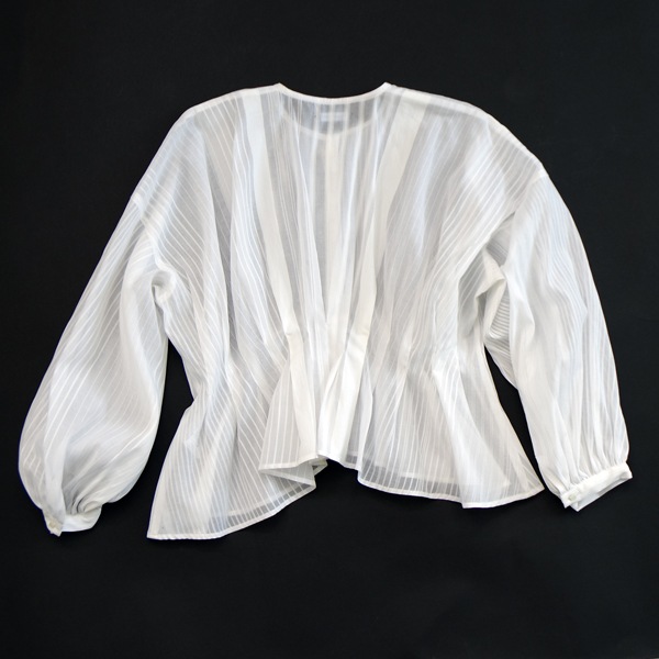 kijinokanosei  tuck blouse 　color：nagiWH