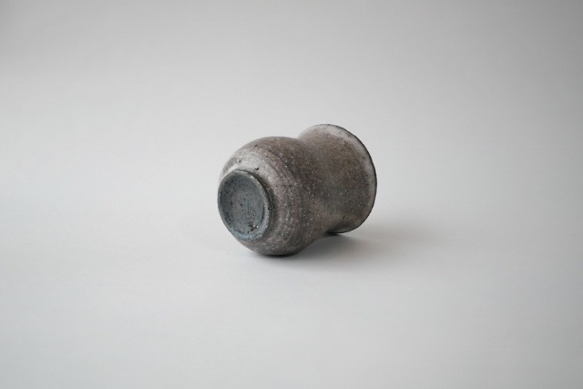 _田志保　チタン釉小汲み出し/H6.5cm