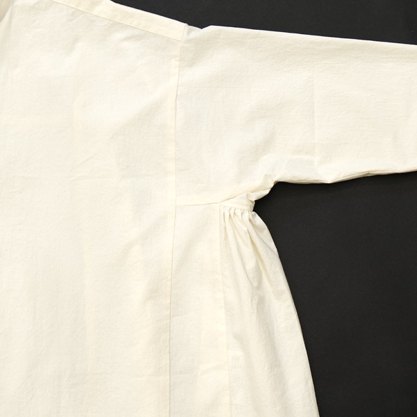 the last flower of the afternoon｜滲むひかり　Rectangle blouse　ecru［生成］