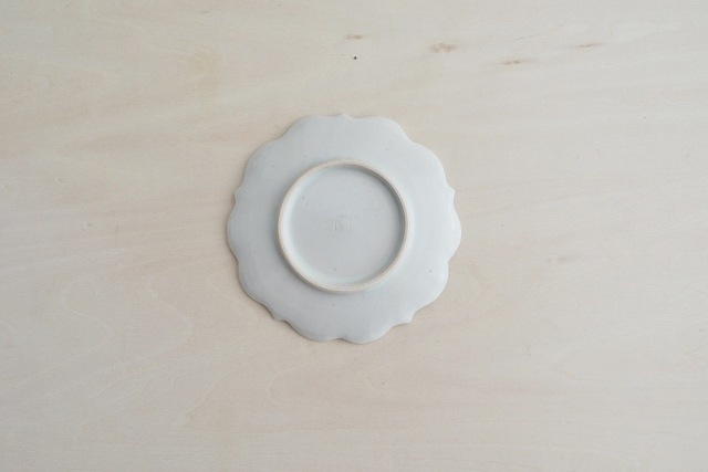 大井寛史　青白磁稜花豆皿