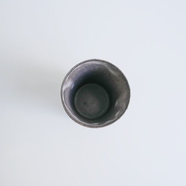 _田志保　チタン釉カップ　H9.5cm