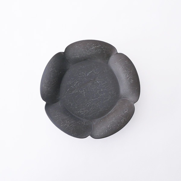瀬川辰馬　 黒土象嵌 輪花鉢 Φ24ｃｍ