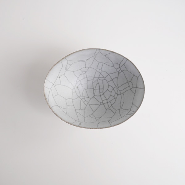 髙田志保　炭入り楕円鉢　中　12×15ｃｍ