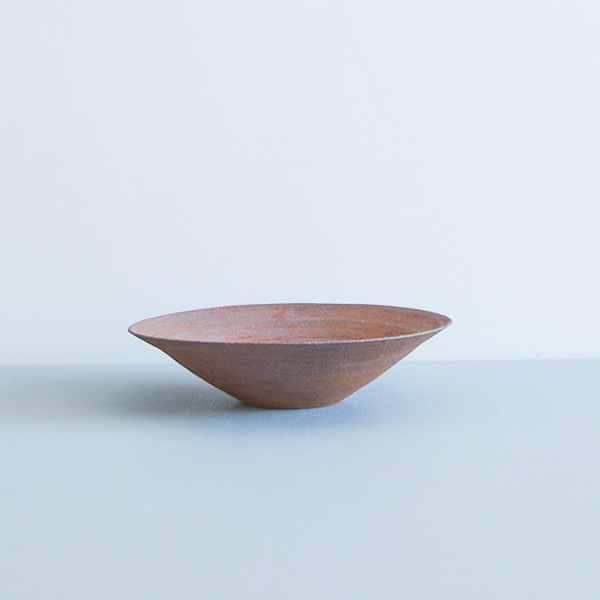 二階堂明弘　やきしめ皿　赤　Φ21ｃｍ　H5ｃｍ　