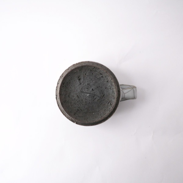 高田志保　炭入りマグカップ　小　　H5cm