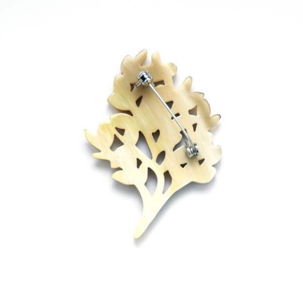 BISOU　緑の小枝　ブローチ