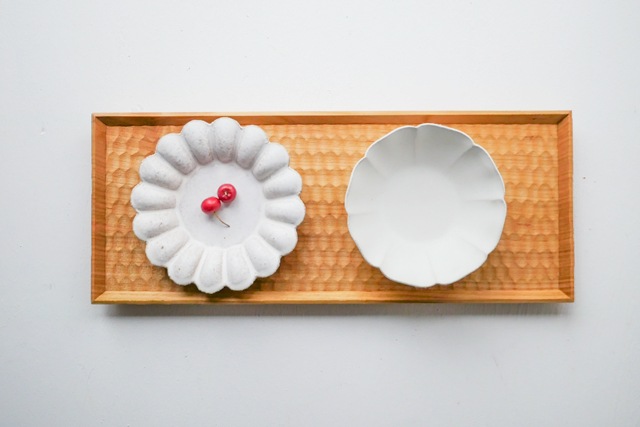 高塚和則　長方平皿　はちのす彫