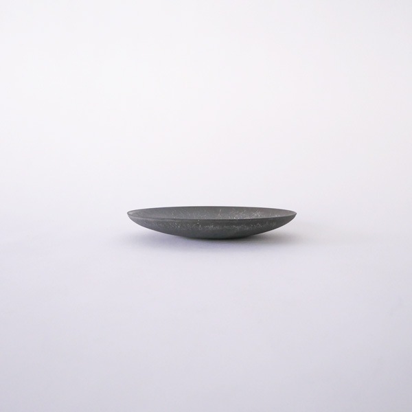 瀬川辰馬　黒土象嵌 銘々皿 小　Φ18ｃｍ