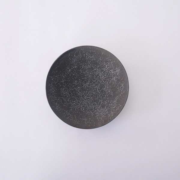 瀬川辰馬　黒土象嵌 銘々皿 小　Φ18ｃｍ