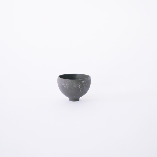 瀬川辰馬　黒土象嵌 猪口　H5ｃｍ