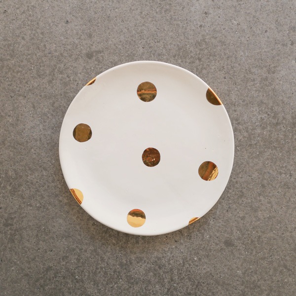 中囿義光　5寸皿 　（白・金・ドット）　Φ15ｃｍ