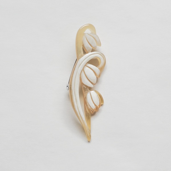 BISOU　ハルユリ　ブローチ