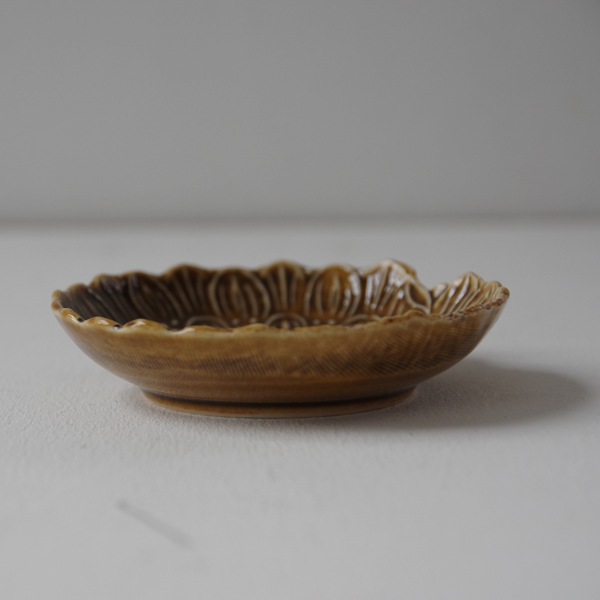 斉藤幸代　豆皿ダアリアこげ茶　Φ10ｃｍ