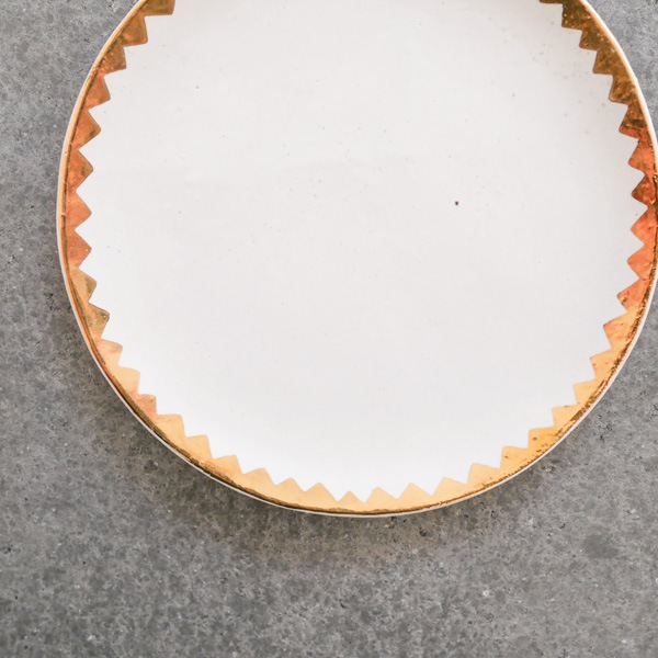 中囿義光　5寸皿 　（白・金・ギザ）　Φ15ｃｍ