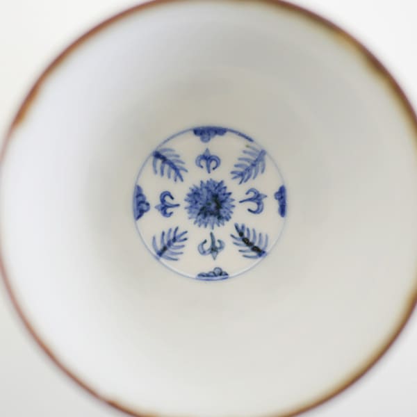 須藤拓也 色絵染付猪口 H6.5cm