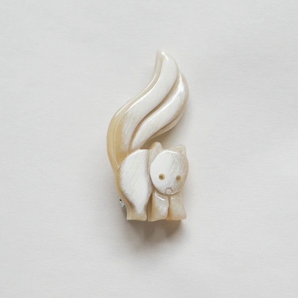 BISOU　コリス　ブローチ