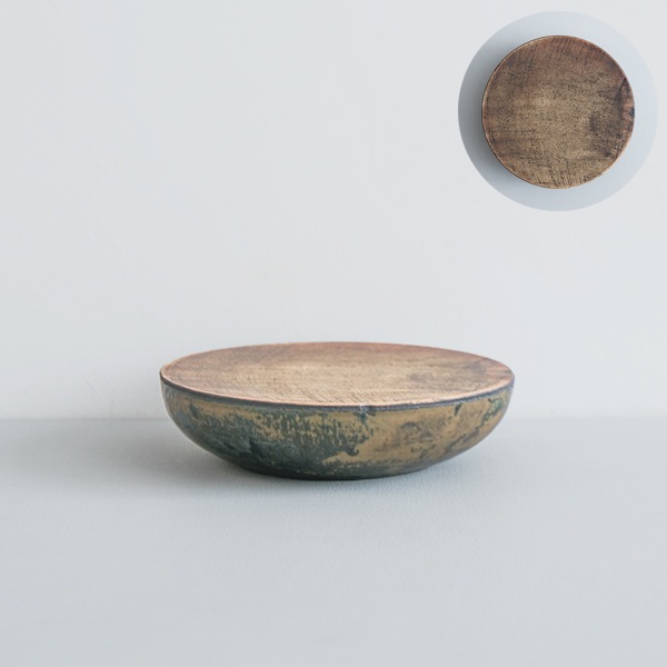 黒木泰等　鉄黒釉丸台皿　Φ18cm　H4.5cm