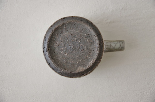 高田志保　炭入りマグカップ　中　H7cm