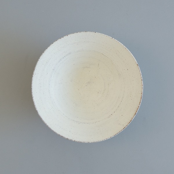 二階堂明弘 焼き締め リム鉢 白 二階堂明弘 やきしめリム鉢 白 Φ21.5cm H7.5cm （おまかせ）