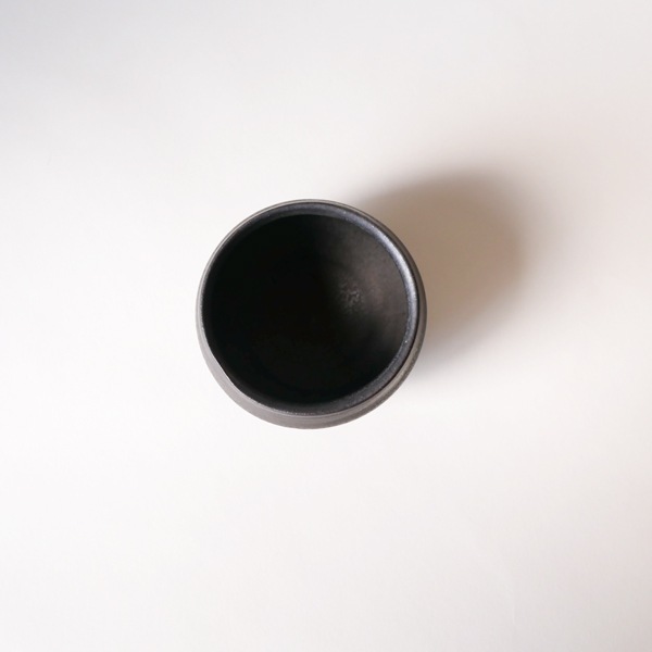 馬場勝文　黒釉丸カップ　　H6cm