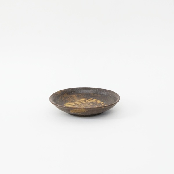 及川静香　鉄釉　スリップ4寸皿　Φ12cm