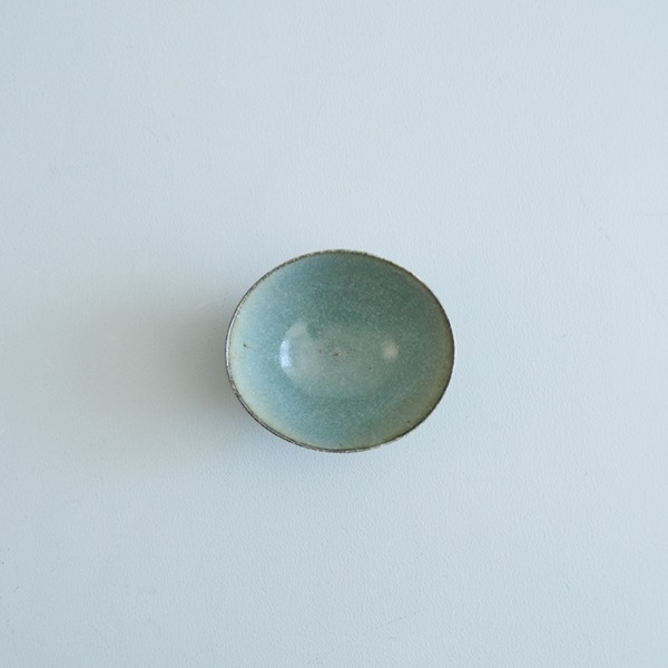 髙田志保　灰釉楕円鉢　9cm×10.5cm　H5cm