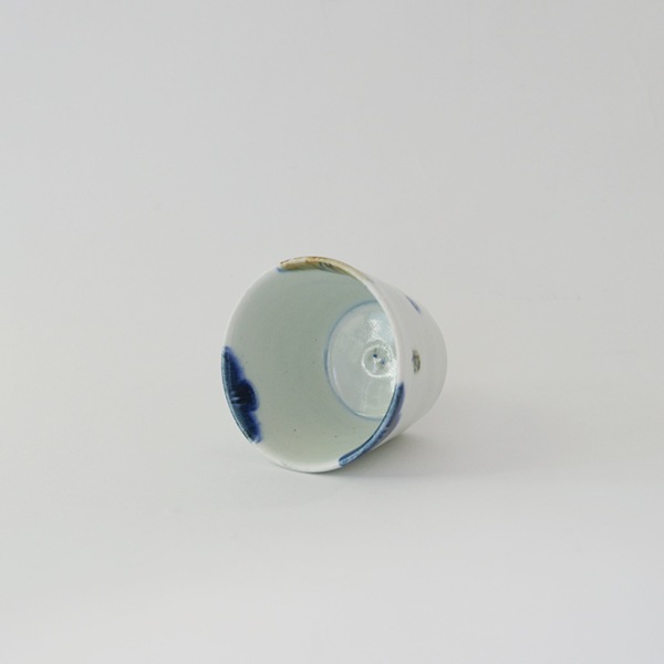 日高直子　そば猪口 花と蝶　model　D　Φ8ｃｍ