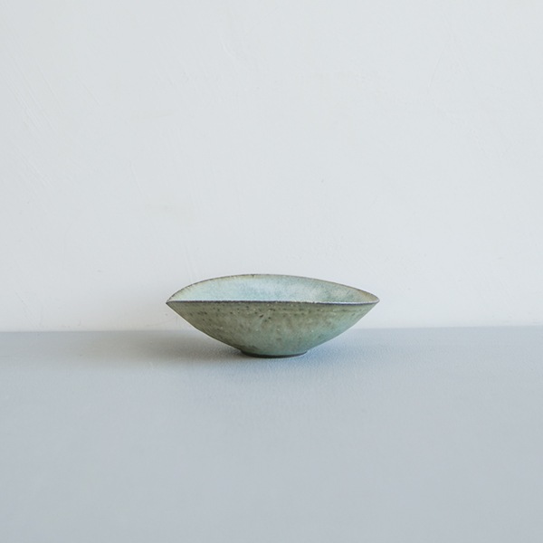 髙田志保　灰釉雫小鉢　11.5cm×13cm　H4cm
