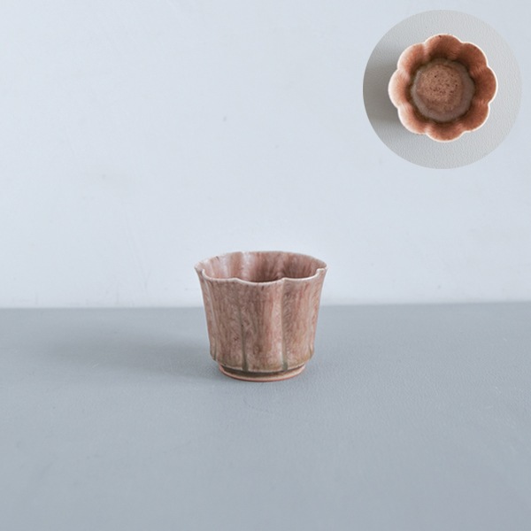 黒木泰等　あずき釉輪花角豆鉢　Φ6.5cm　H5cm