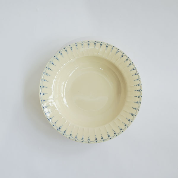 稲村真耶　生成りレース文スープ皿　　Φ21ｃｍ