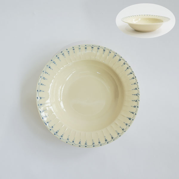 稲村真耶　生成りレース文スープ皿　　Φ21ｃｍ
