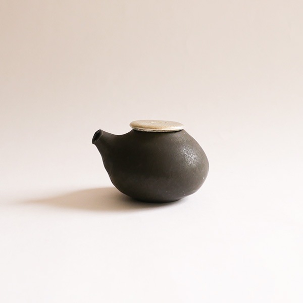 馬場勝文　黒釉しょう油差　model D