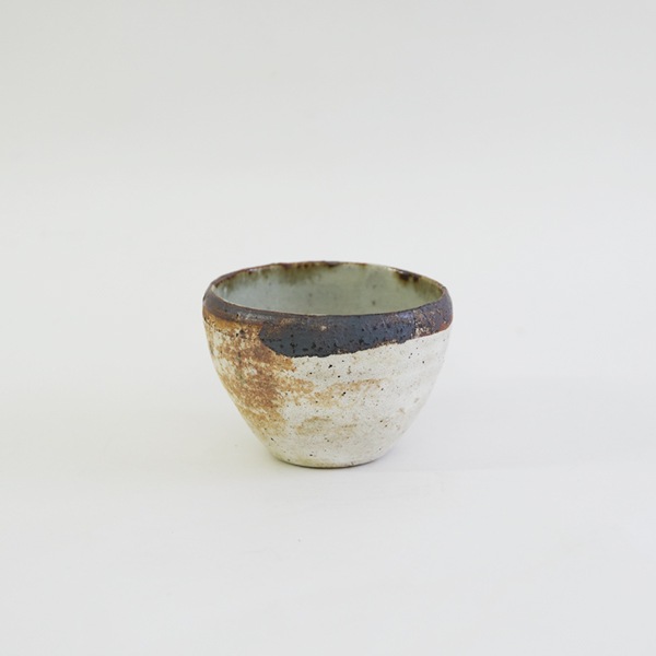 石原祥充　広口湯呑　鉄絵　白　Φ8ｃｍ