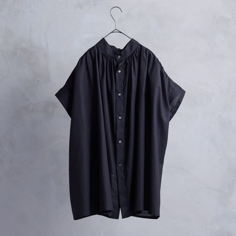 the last flower of the afternoon｜静寂の欠片　Half sleeve back-opened blouse［Black（黒）］