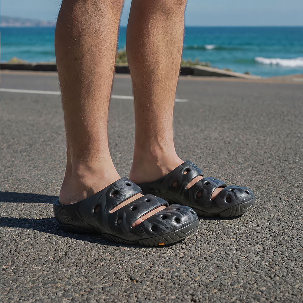 キーン-KEEN ヨギ男性用ならアシーズブリッジが取り扱い豊富です。