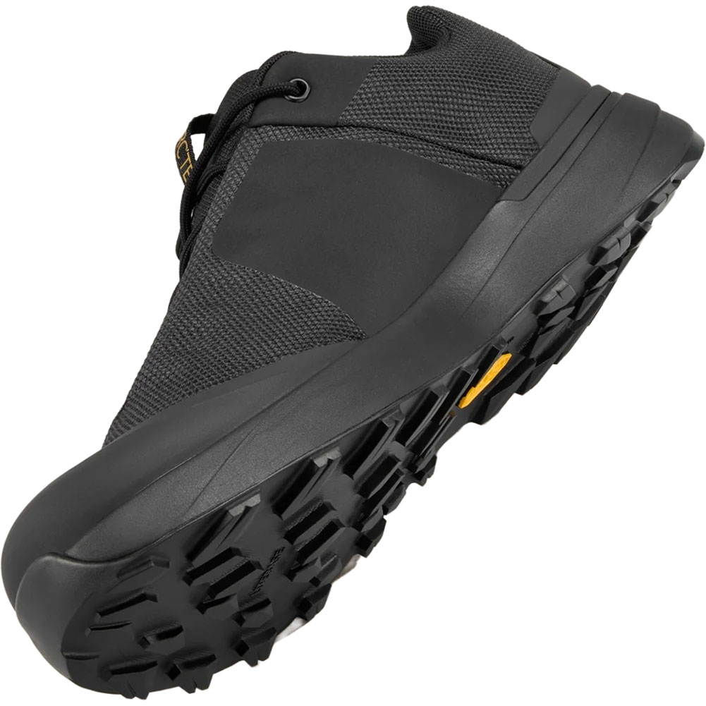 アークテリクス-ARCTERYX コペックゴアテックス男性用ならアシーズ