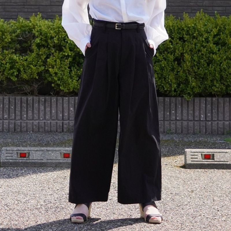 TUCK WIDE PANTS / BLACK