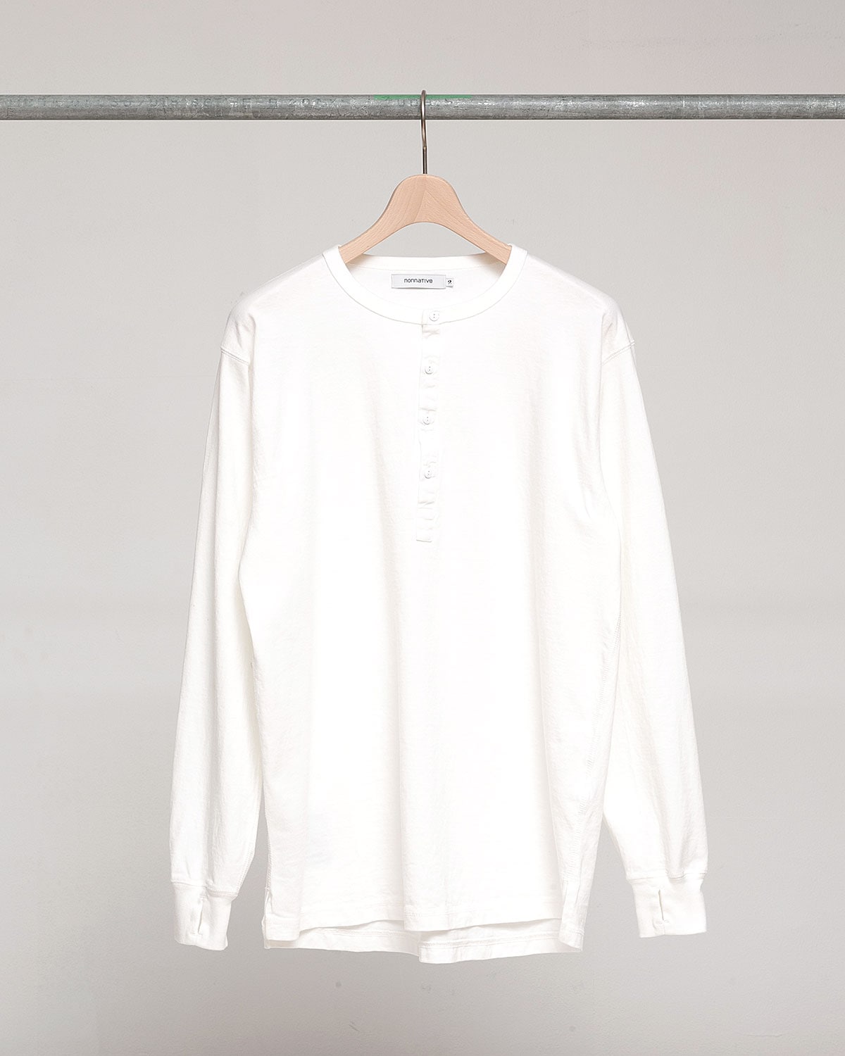 nonnative DWELLER HENLEY NECK L/S TEE 白 DWELLER L/S HENRY NECK TEE COTTON JERSEY | nonnative | A(e)_STORE